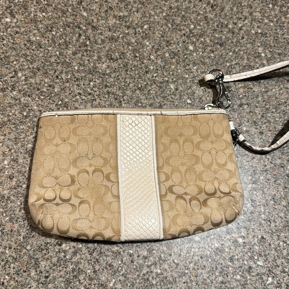 Coach wristlet - Picture 2 of 3
